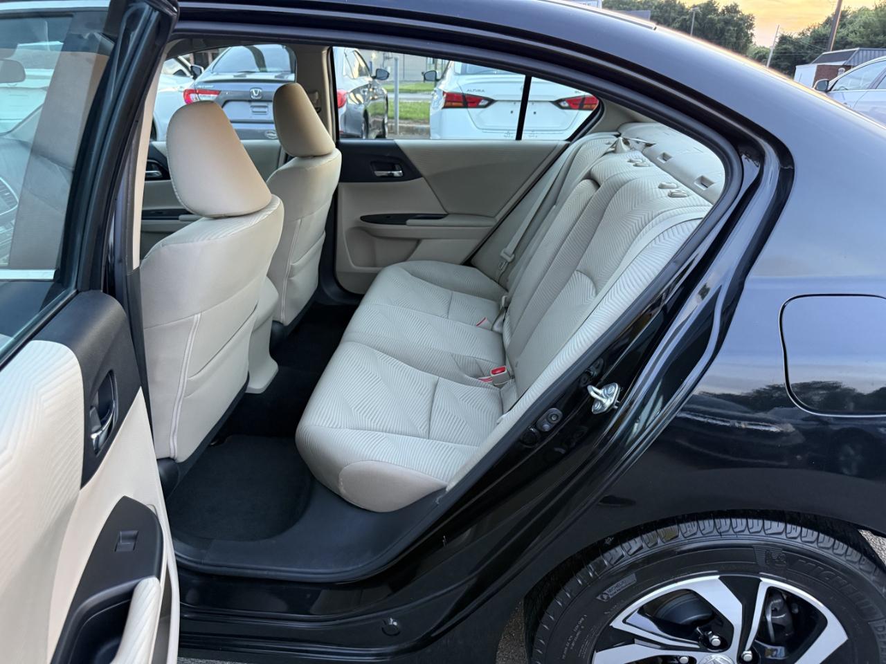 Honda Accord LX Sedan CVT w/ Honda Sensing 2016