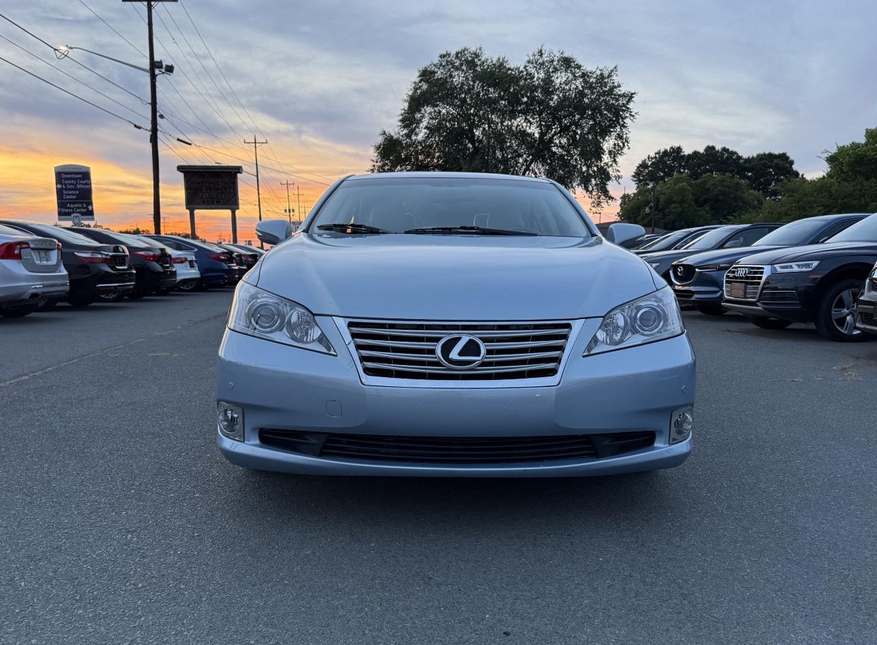 Lexus ES 350 Sedan 2012