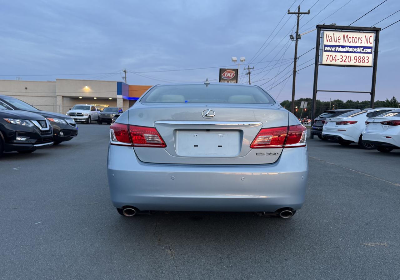 Lexus ES 350 Sedan 2012