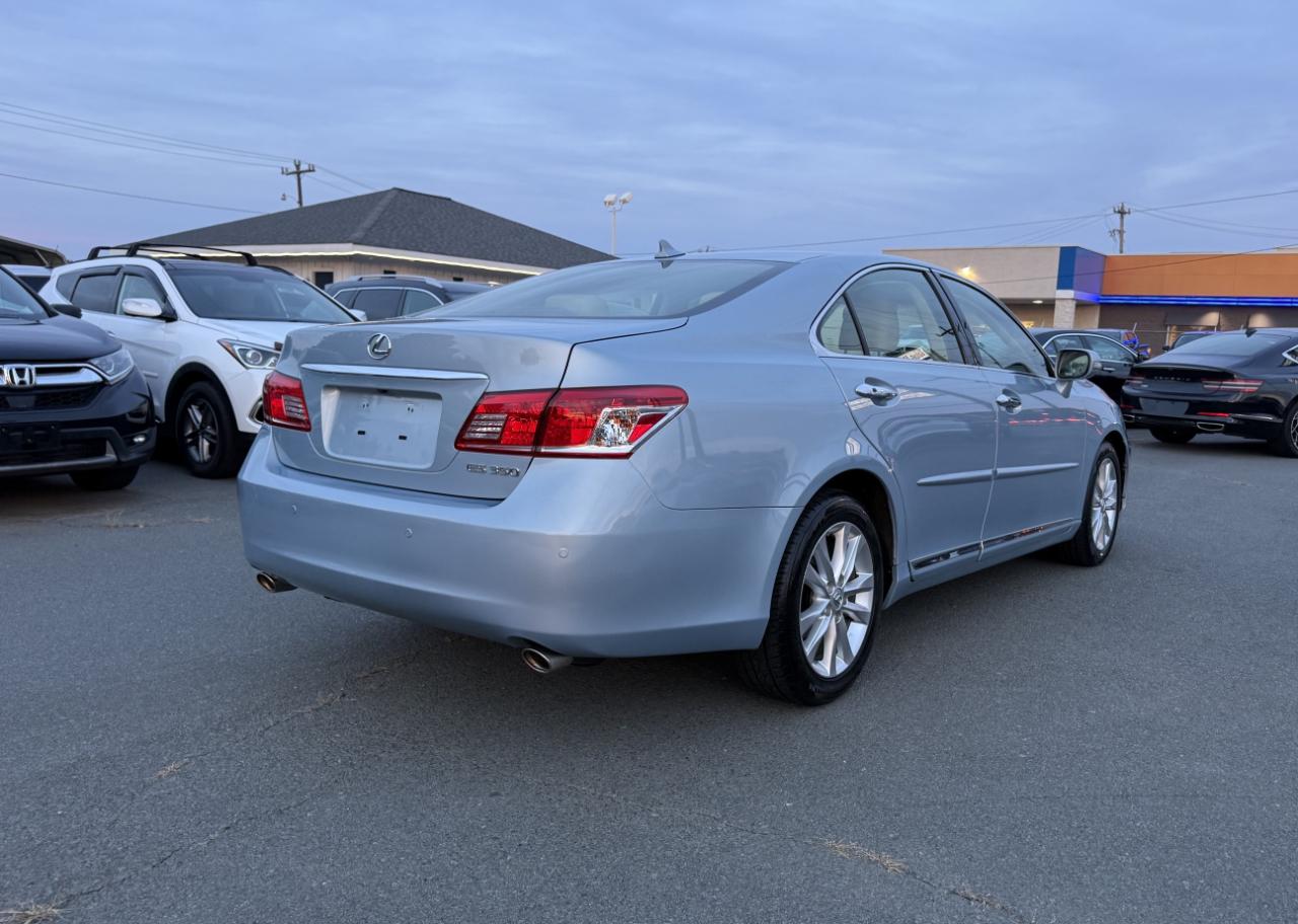Lexus ES 350 Sedan 2012