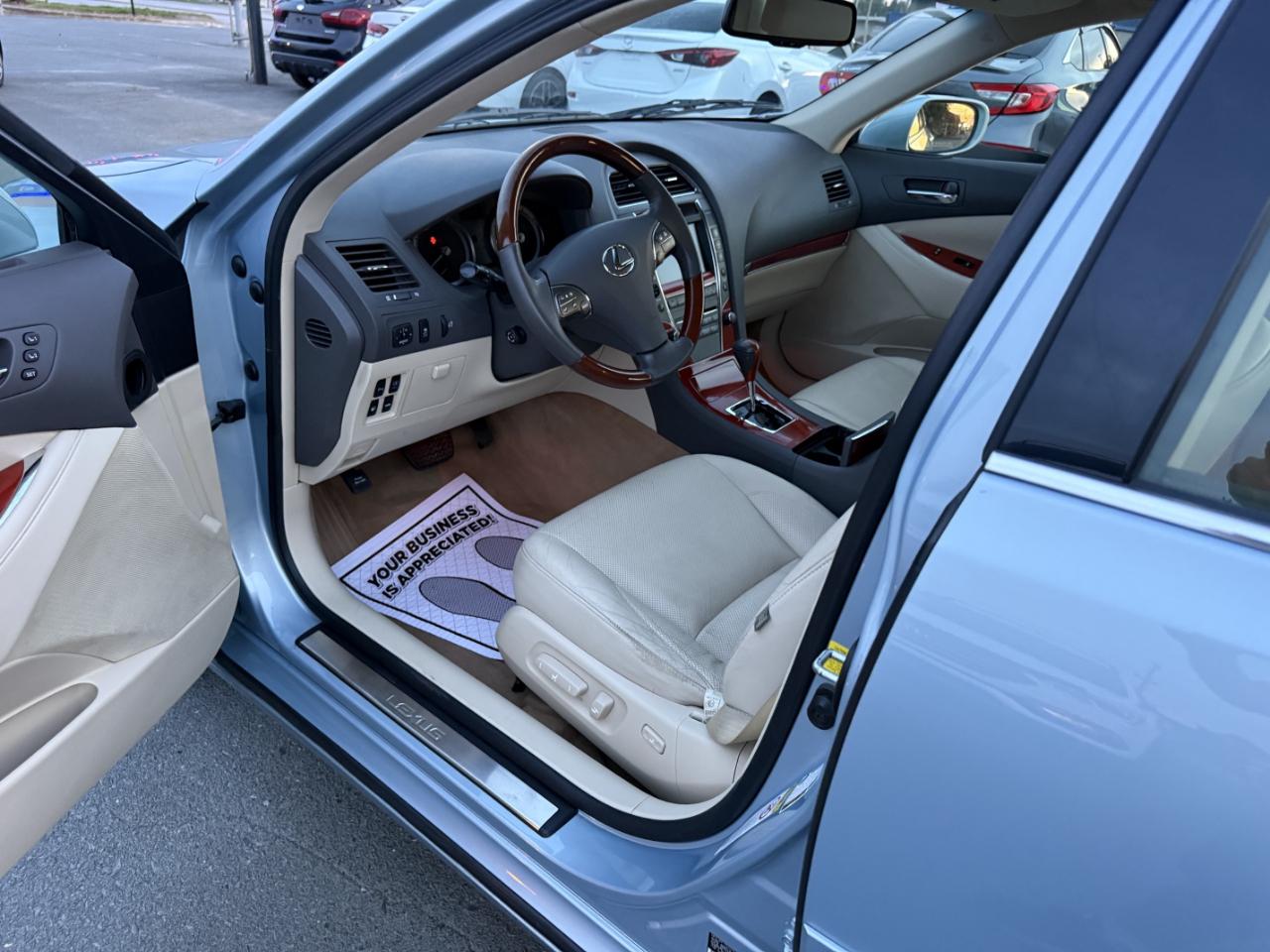 Lexus ES 350 Sedan 2012