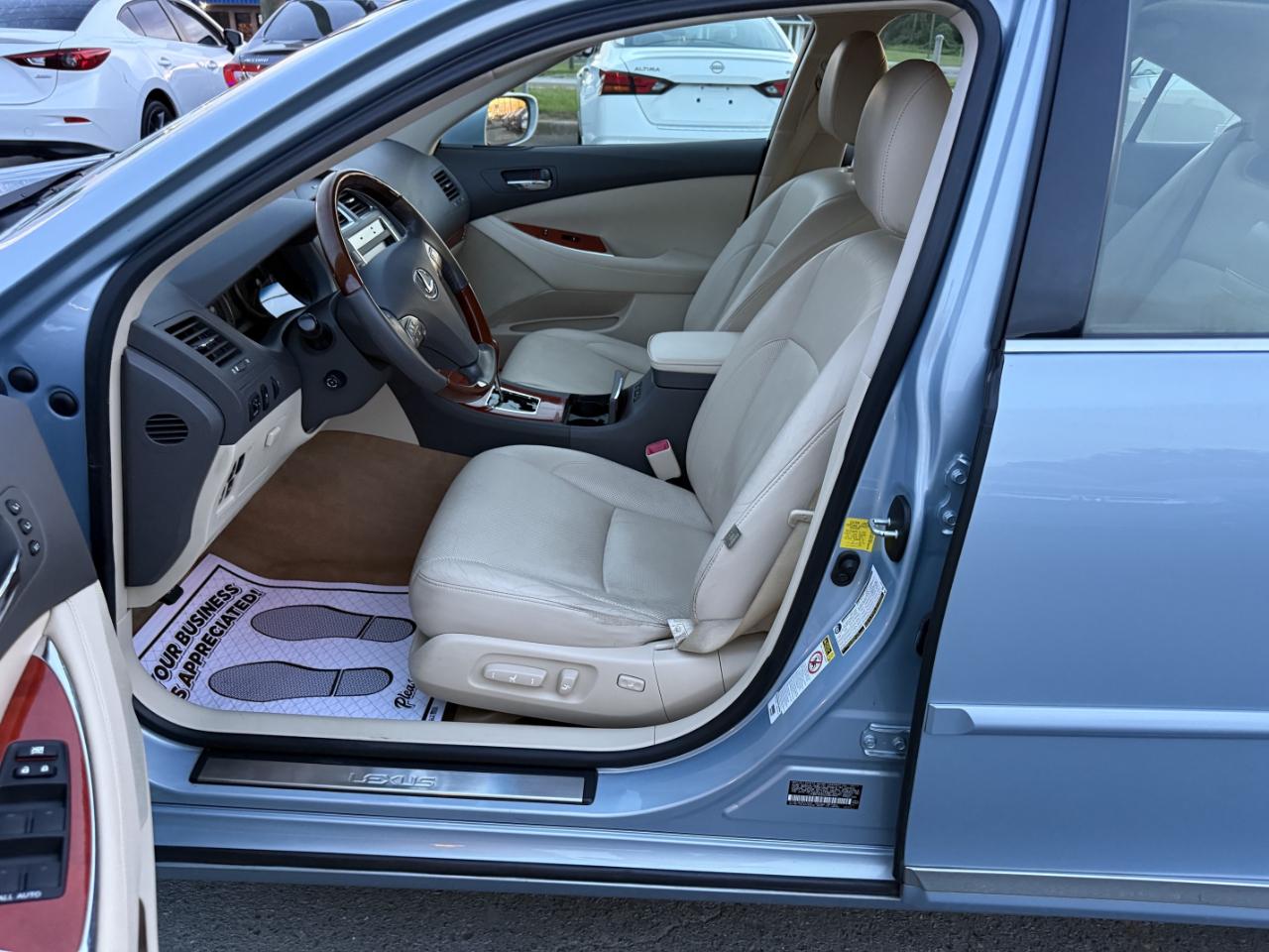 Lexus ES 350 Sedan 2012
