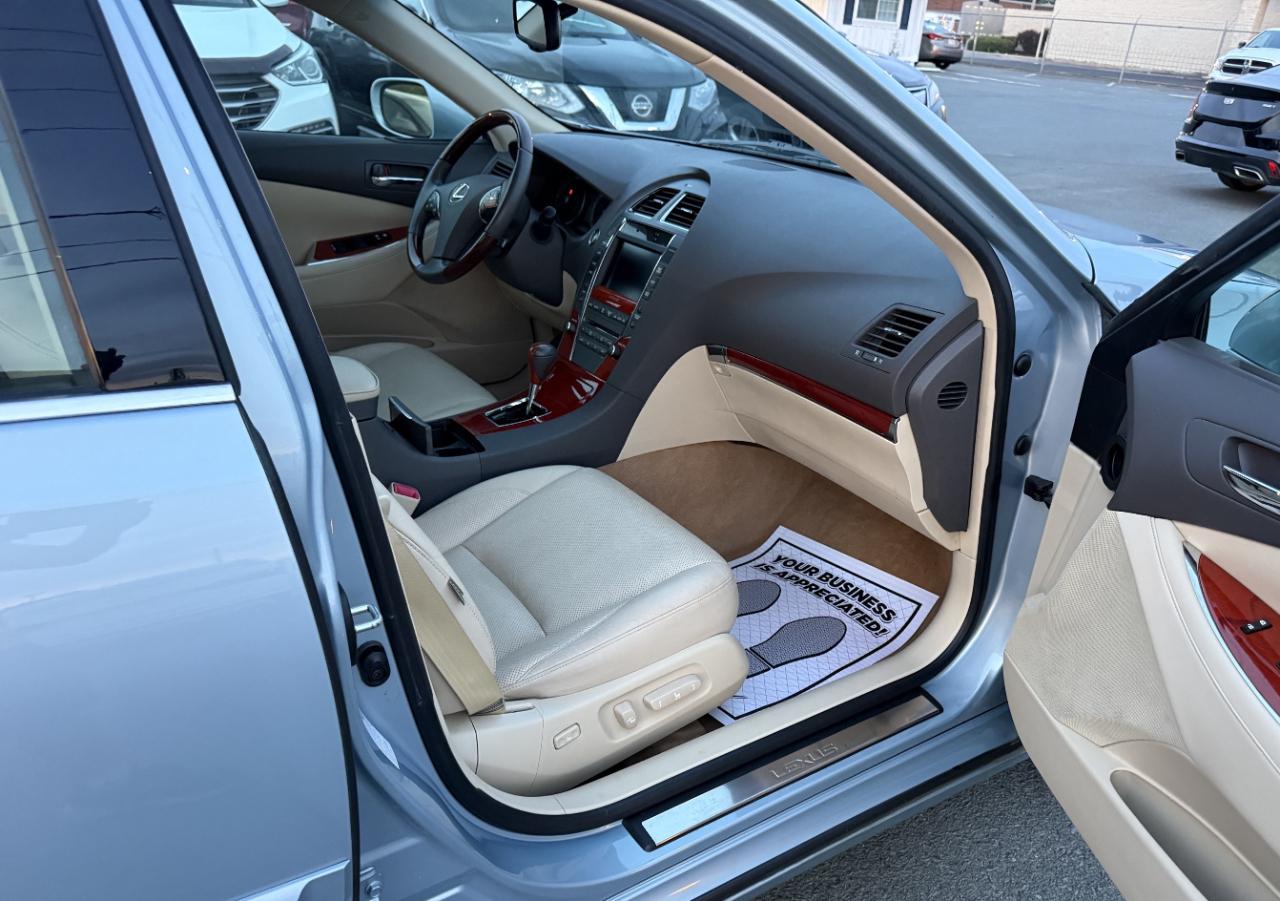 Lexus ES 350 Sedan 2012