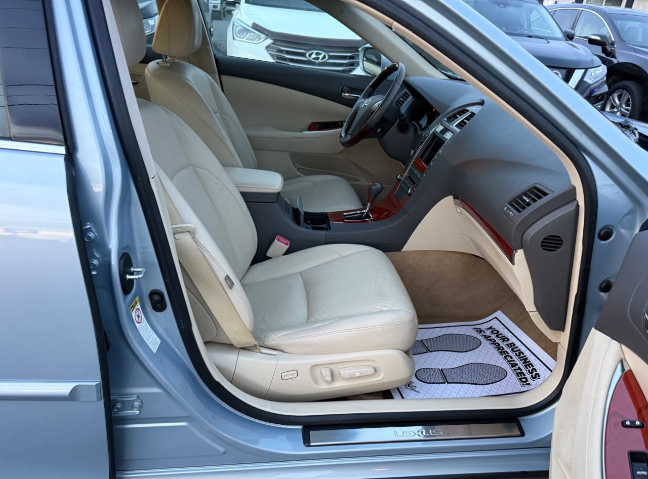 Lexus ES 350 Sedan 2012