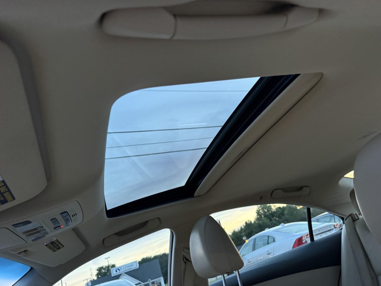 Lexus ES 350 Sedan 2012