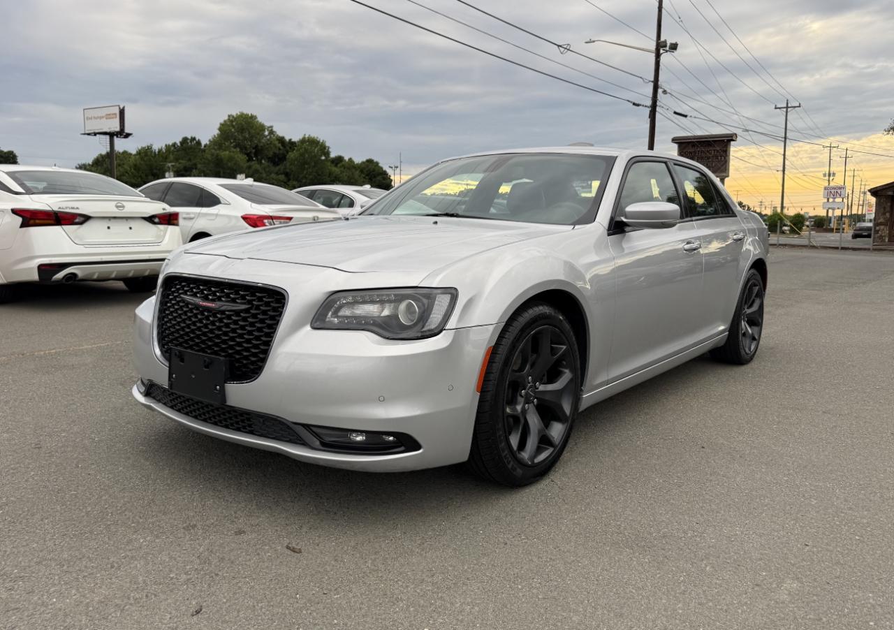 Chrysler 300 S V6 RWD 2021