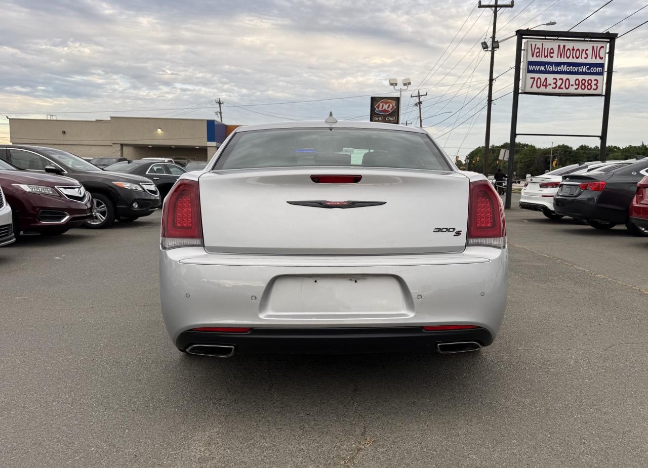 Chrysler 300 S V6 RWD 2021