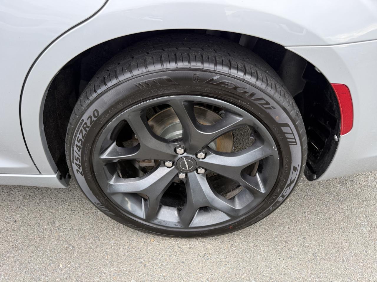 Chrysler 300 S V6 RWD 2021