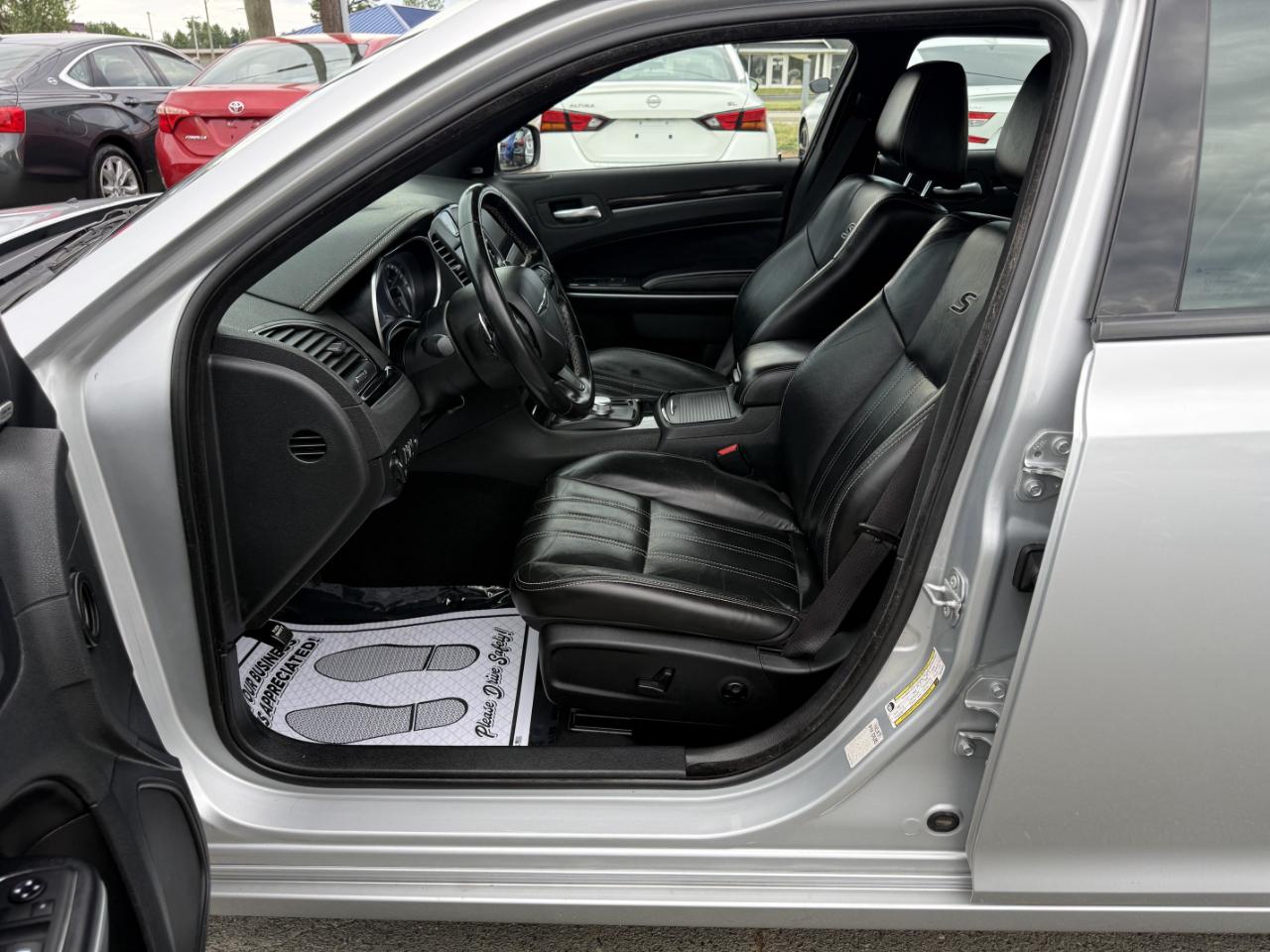 Chrysler 300 S V6 RWD 2021