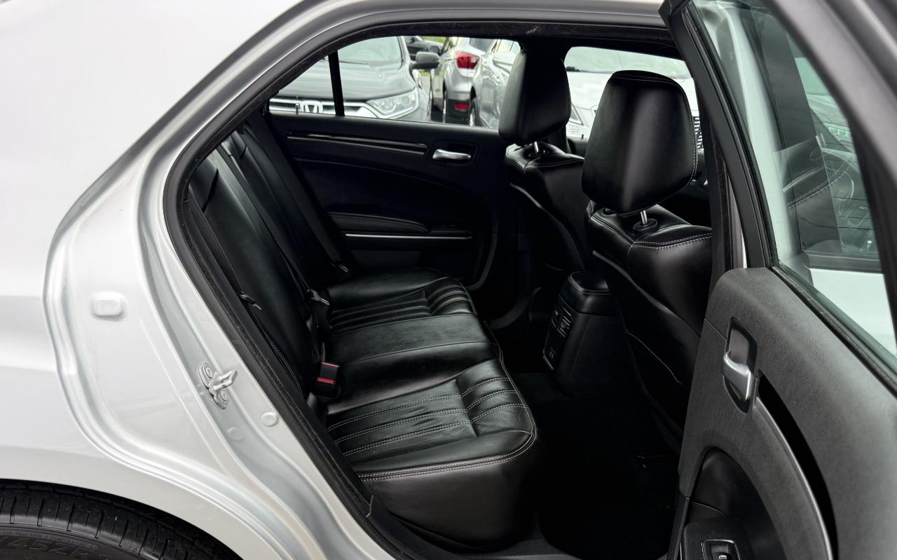 Chrysler 300 S V6 RWD 2021