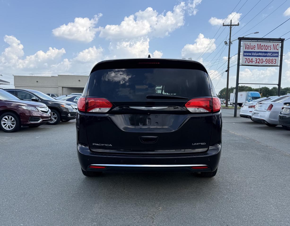 Chrysler Pacifica Limited 2018