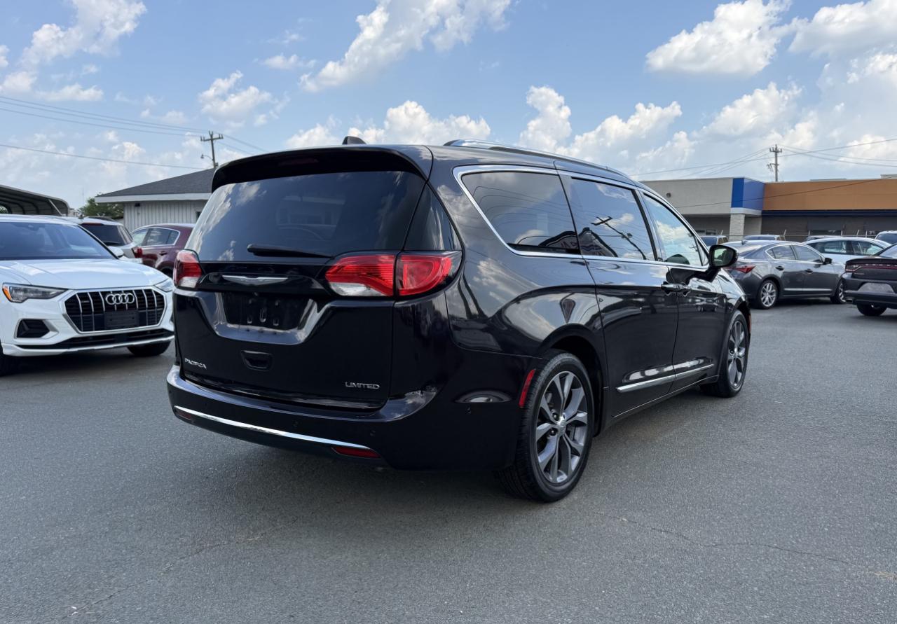Chrysler Pacifica Limited 2018
