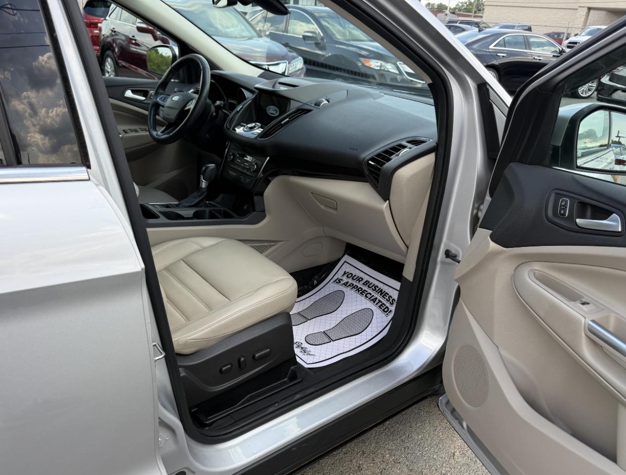 Ford Escape Titanium FWD 2017