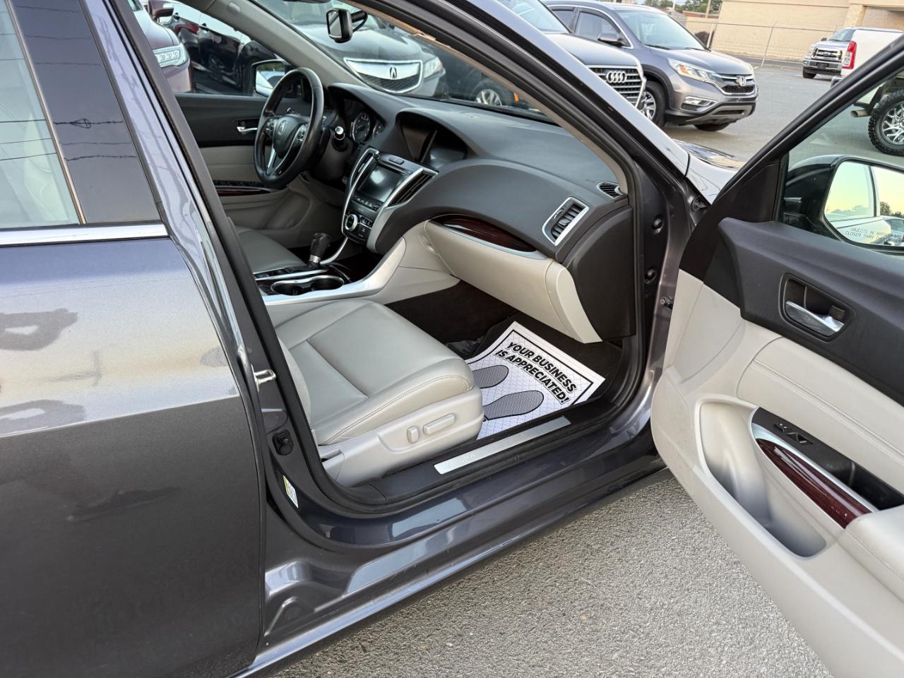 Acura TLX Base 2.4L 2017