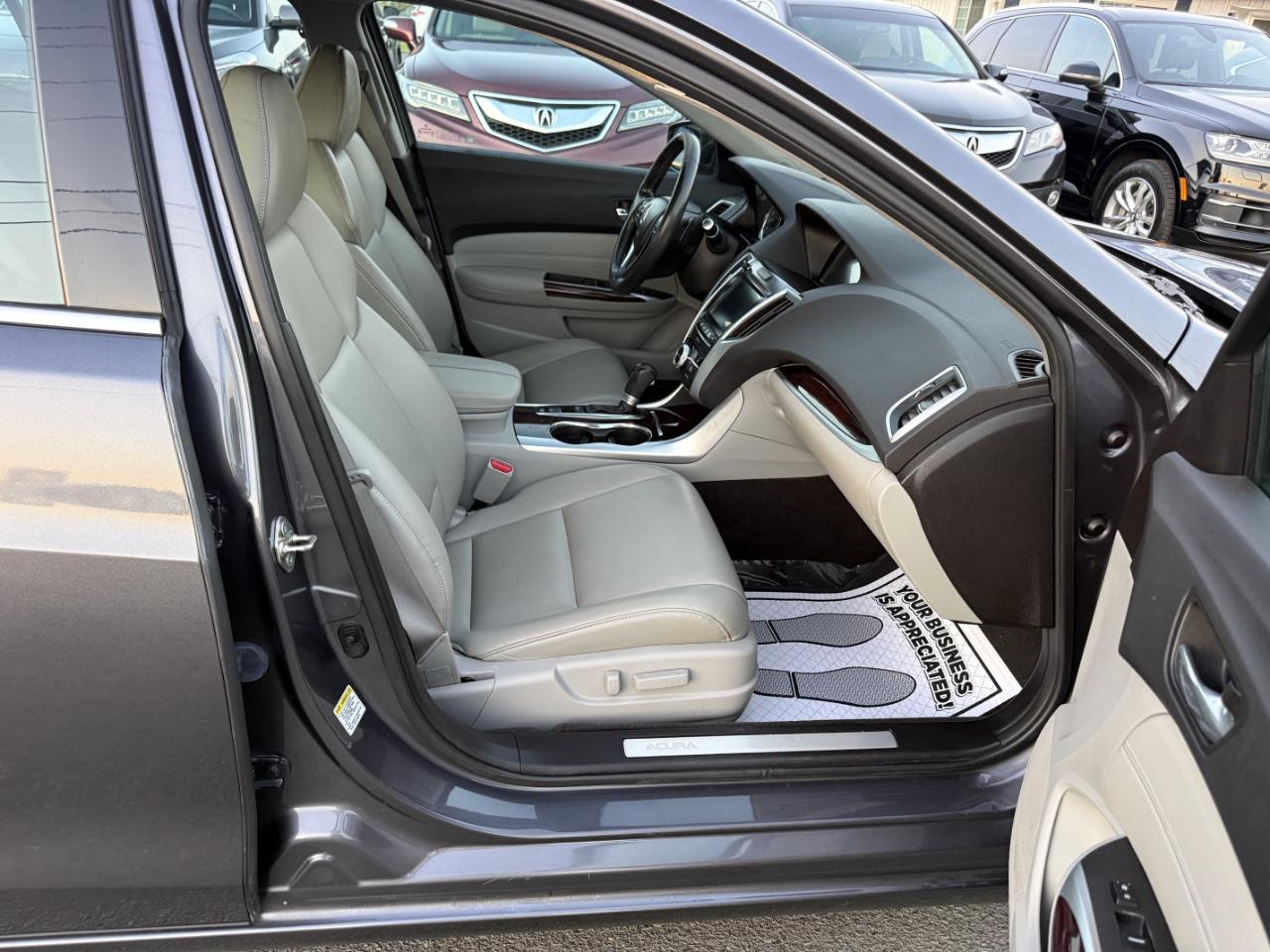 Acura TLX Base 2.4L 2017