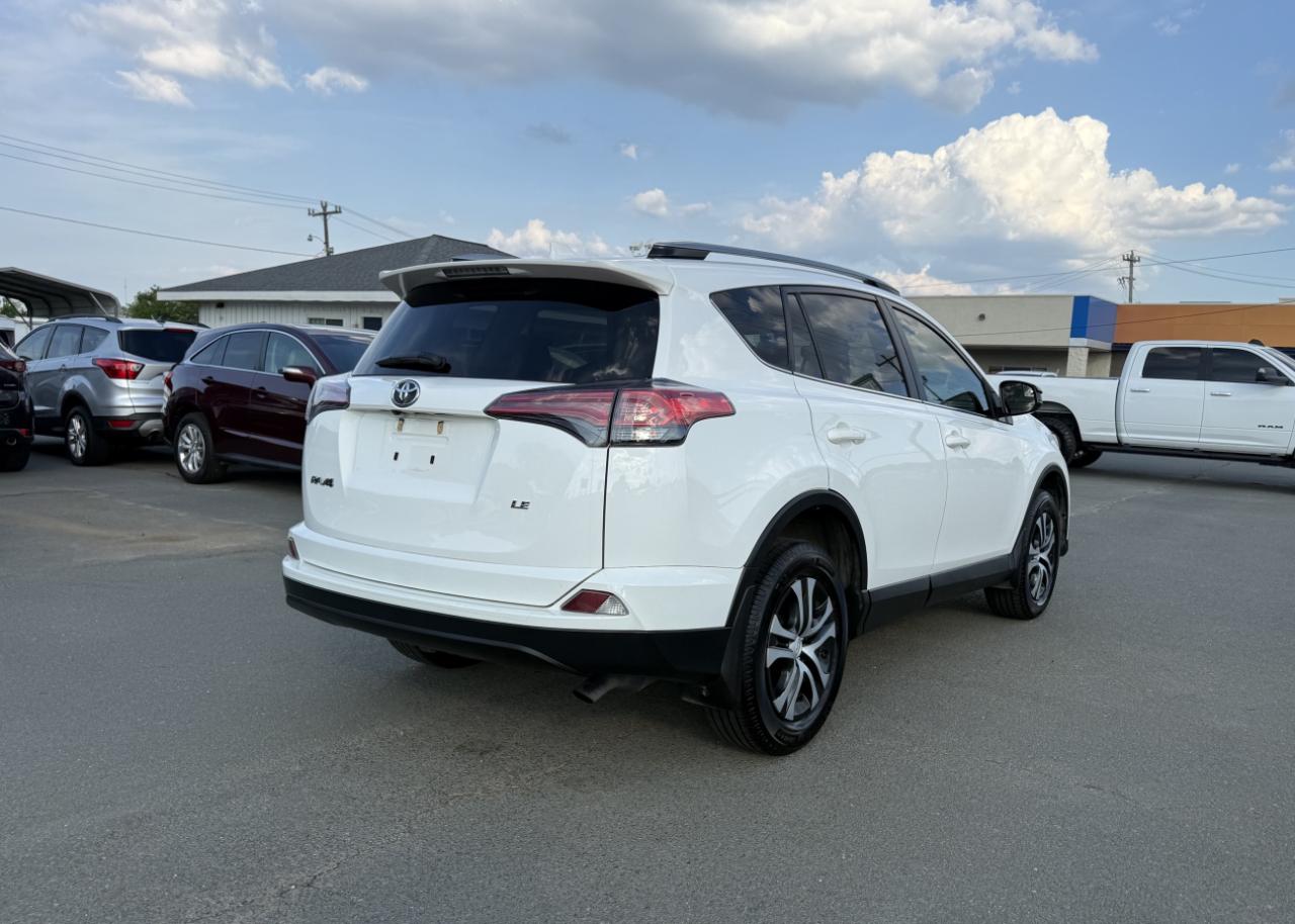 Toyota RAV4 LE FWD 2018