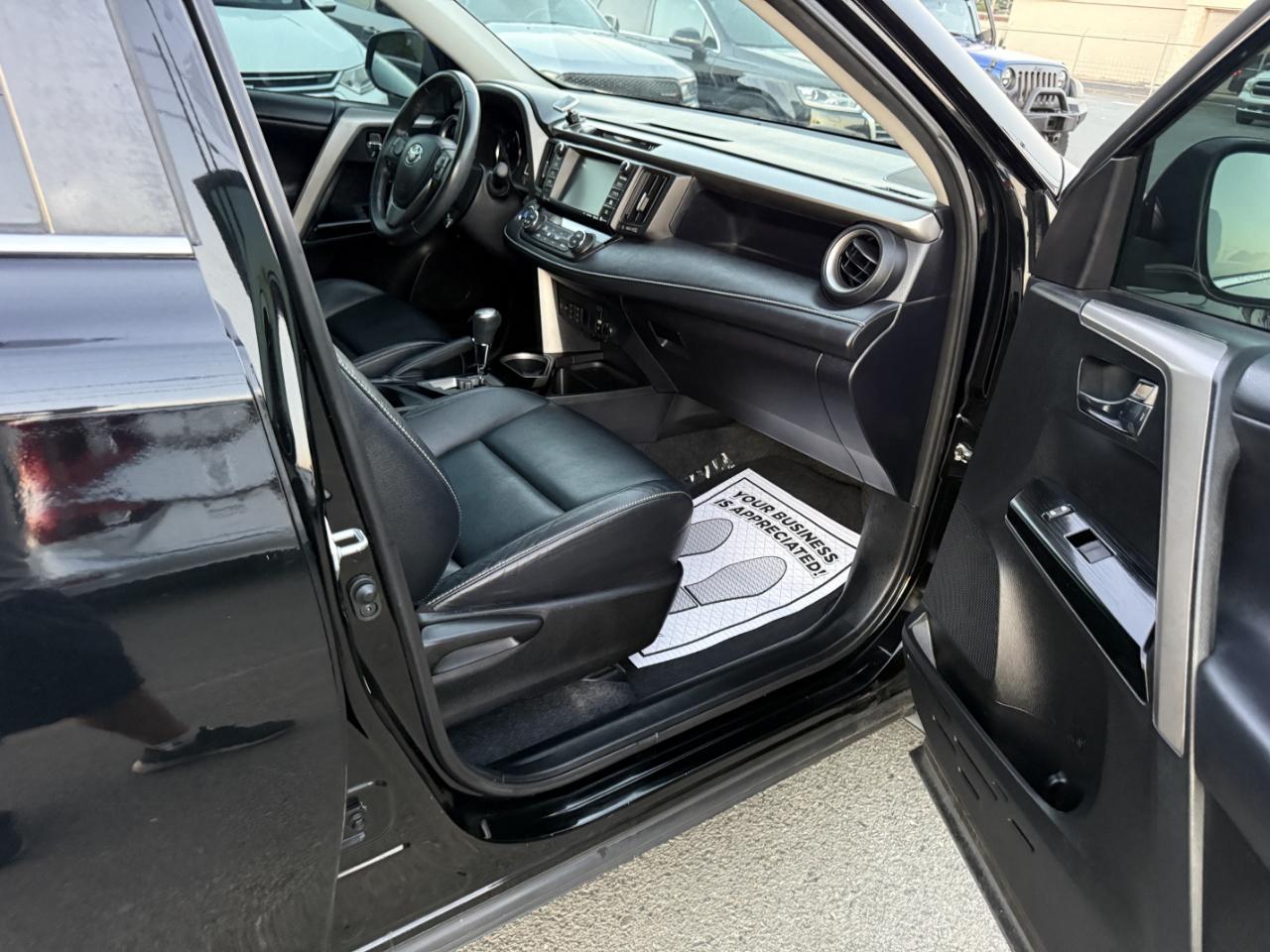 Toyota RAV4  2017