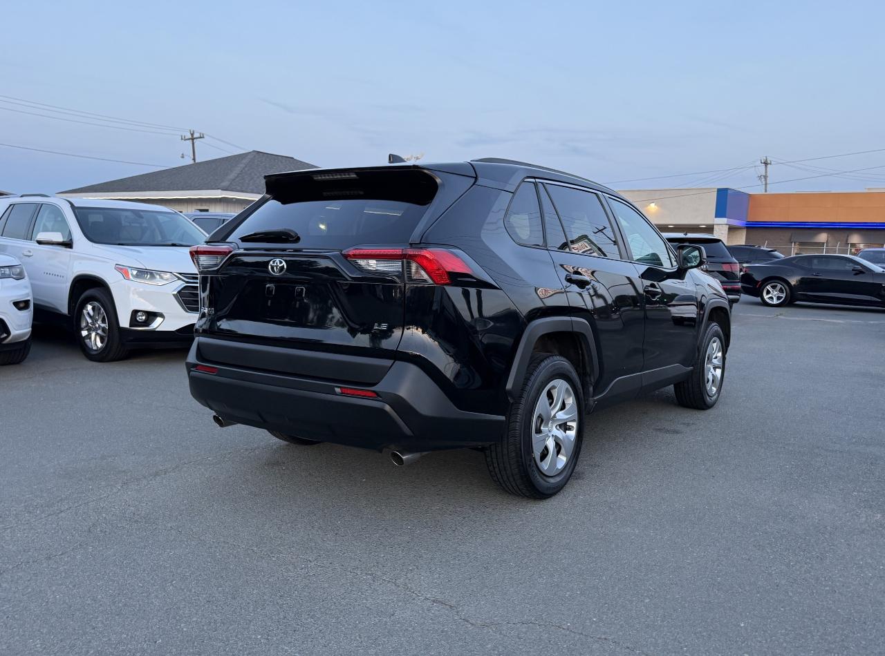 Toyota RAV4 LE 2021