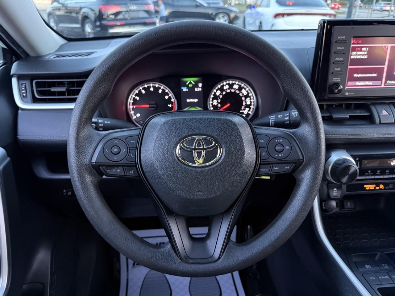 Toyota RAV4 LE 2021