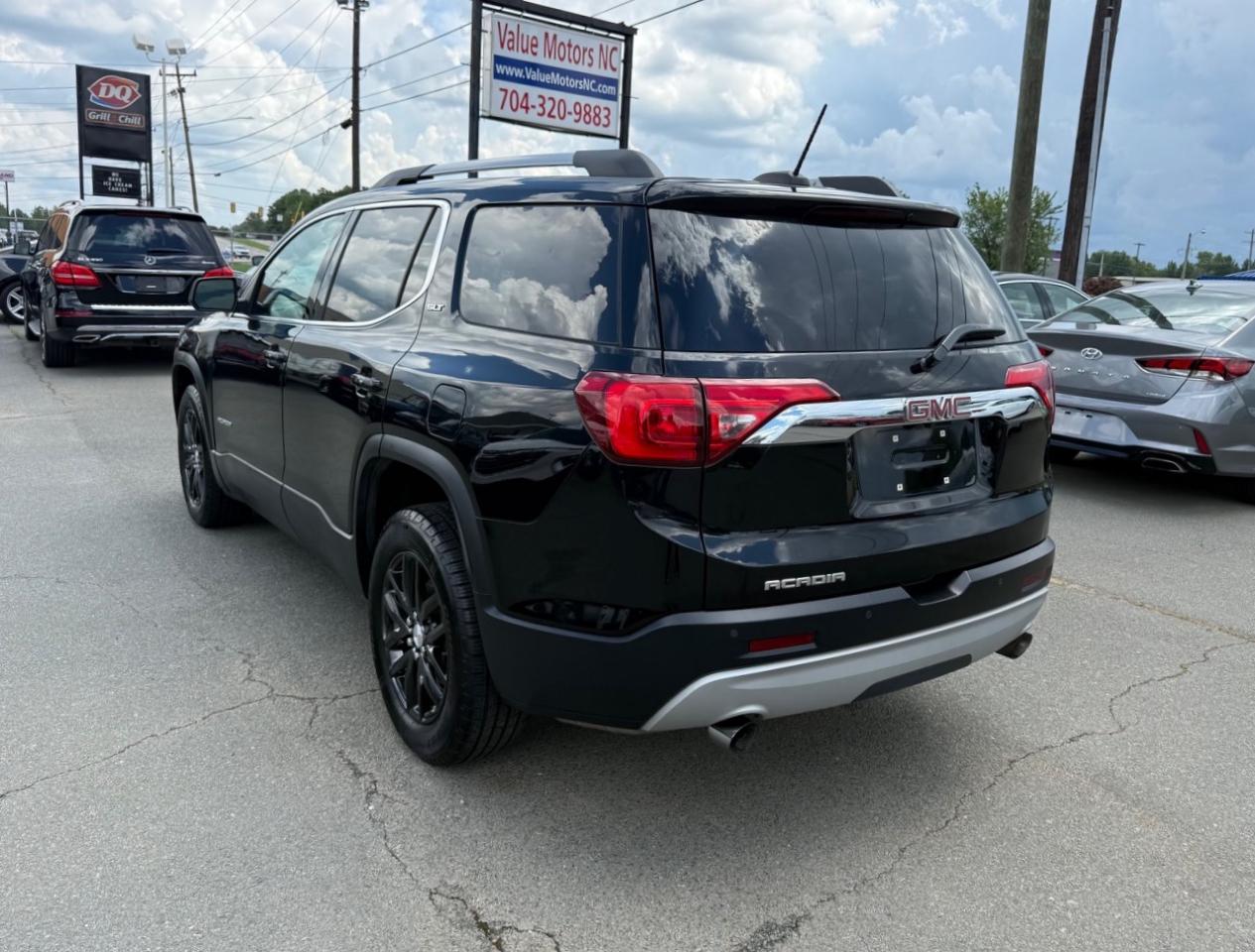 GMC Acadia SLT-1 FWD 2019