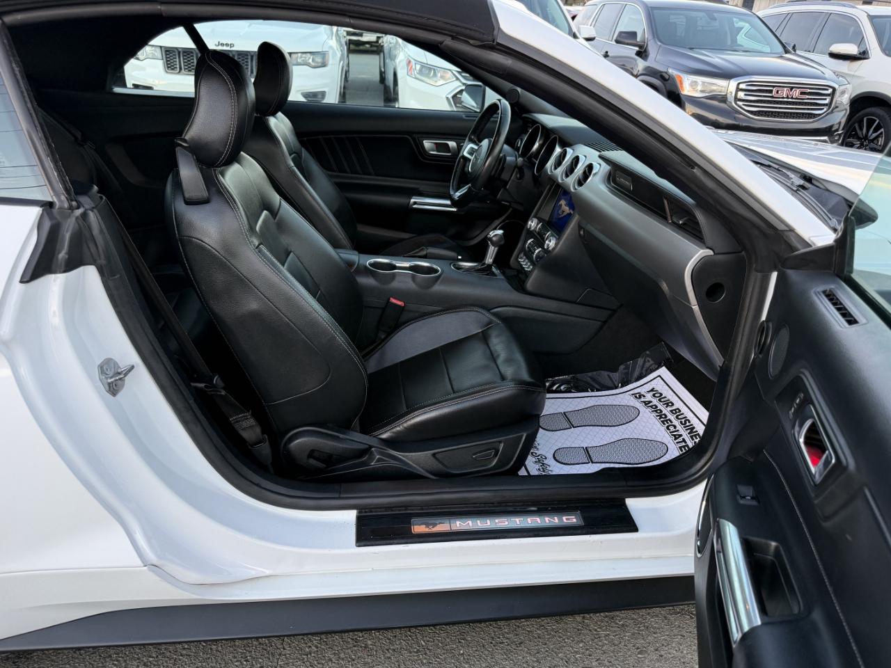 Ford Mustang EcoBoost Premium Convertible 2021