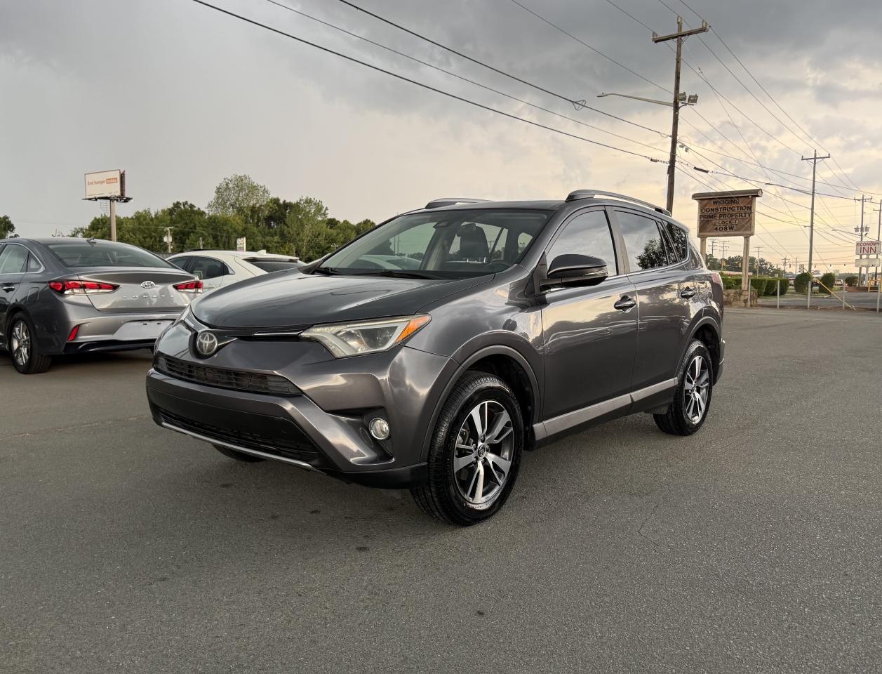 Toyota RAV4 XLE FWD 2017