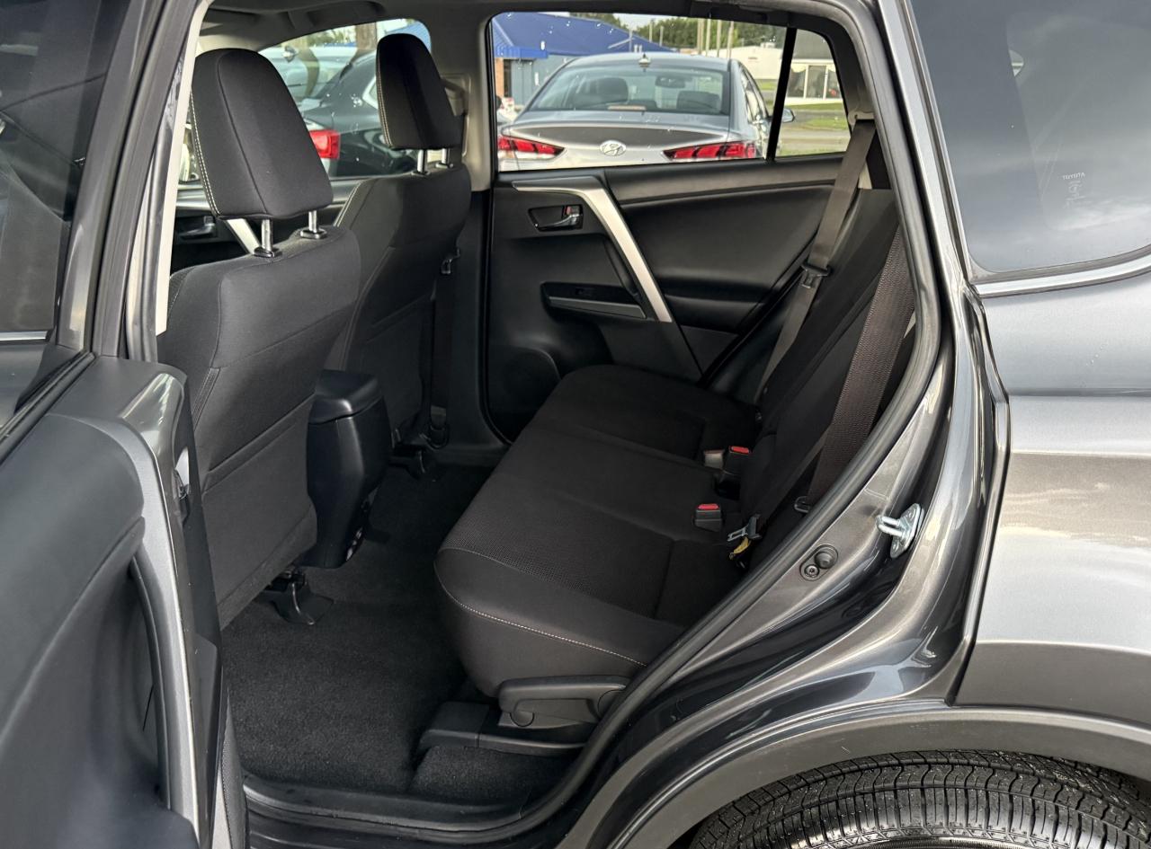 Toyota RAV4 XLE FWD 2017