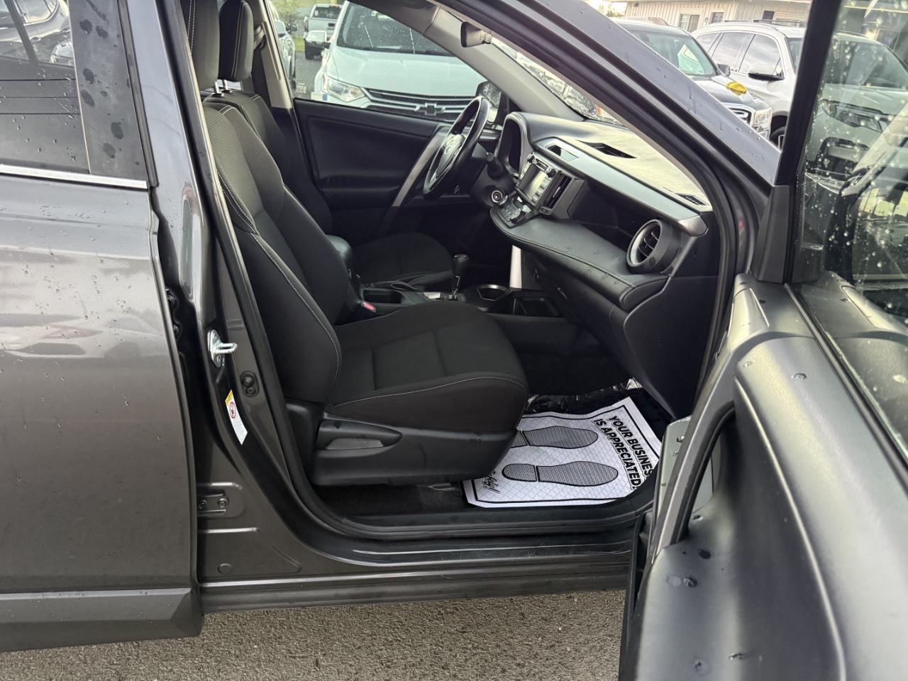Toyota RAV4 XLE FWD 2017