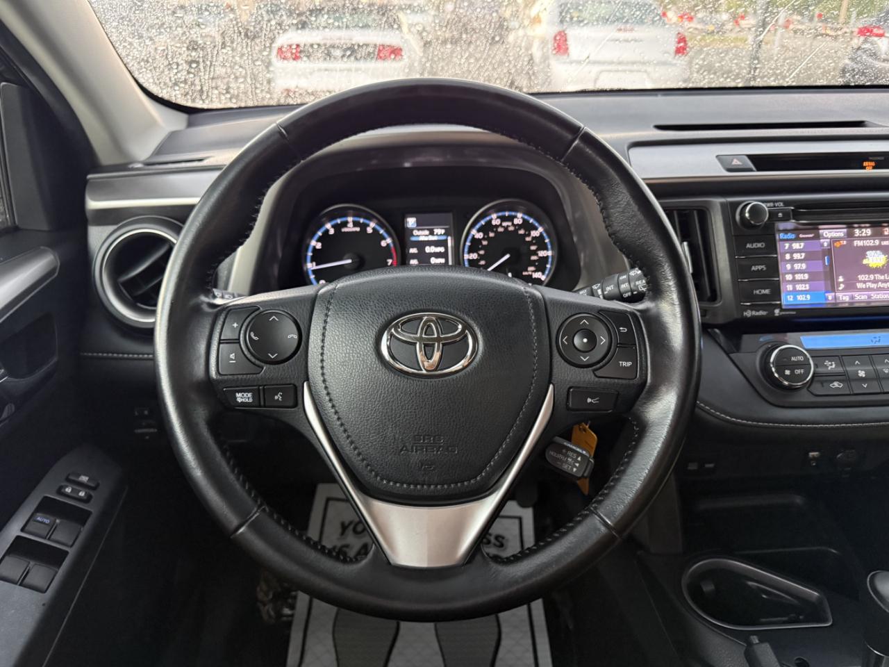 Toyota RAV4 XLE FWD 2017