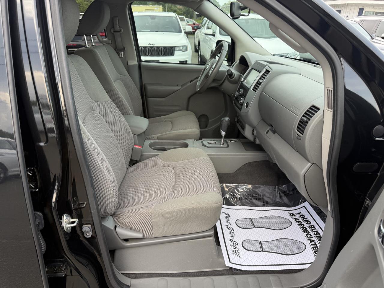 Nissan Frontier SV Crew Cab 4WD 2020