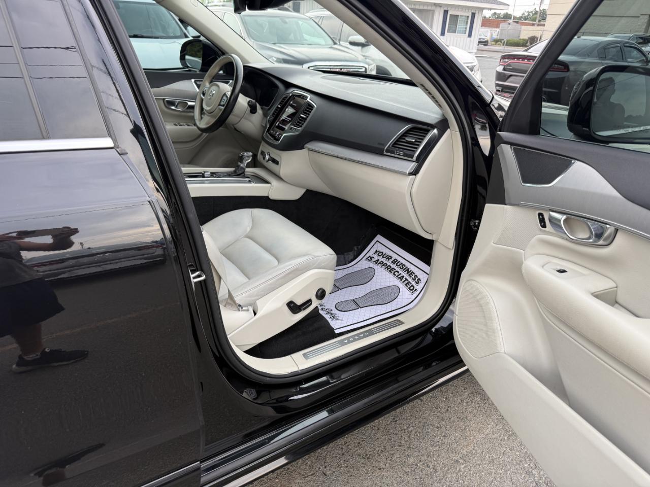 Volvo XC90 T5 Momentum 2022