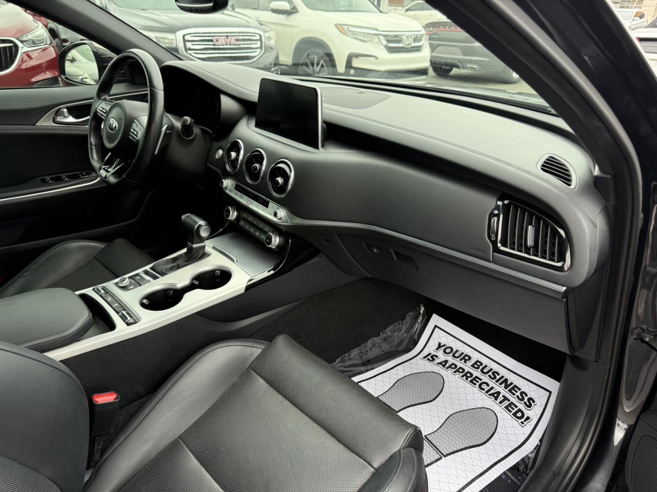 Kia Stinger GT1 2019