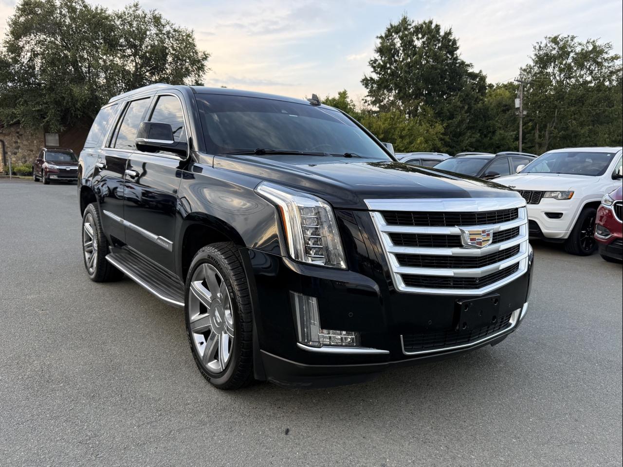 Cadillac Escalade Luxury 4WD 2016