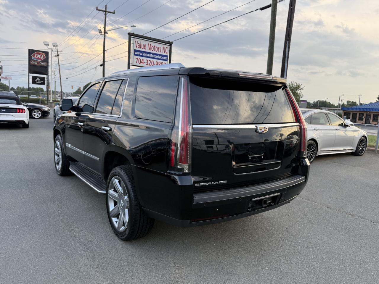 Cadillac Escalade Luxury 4WD 2016