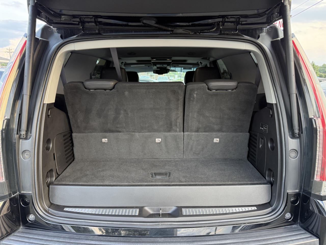 Cadillac Escalade Luxury 4WD 2016