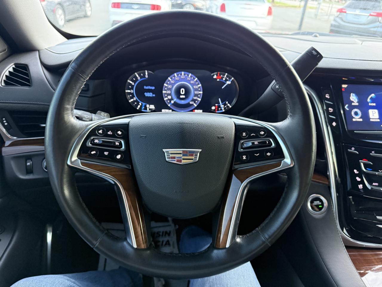 Cadillac Escalade Luxury 4WD 2016