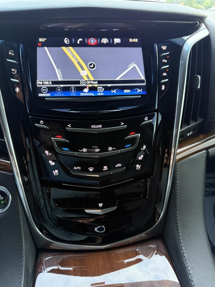 Cadillac Escalade Luxury 4WD 2016