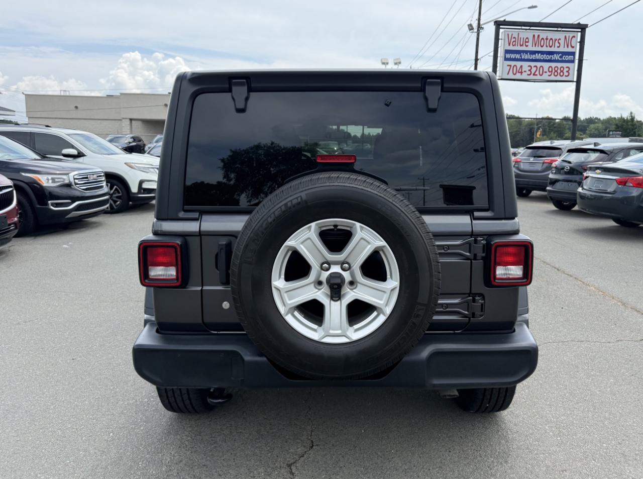 Jeep Wrangler Unlimited Sport 4WD 2018