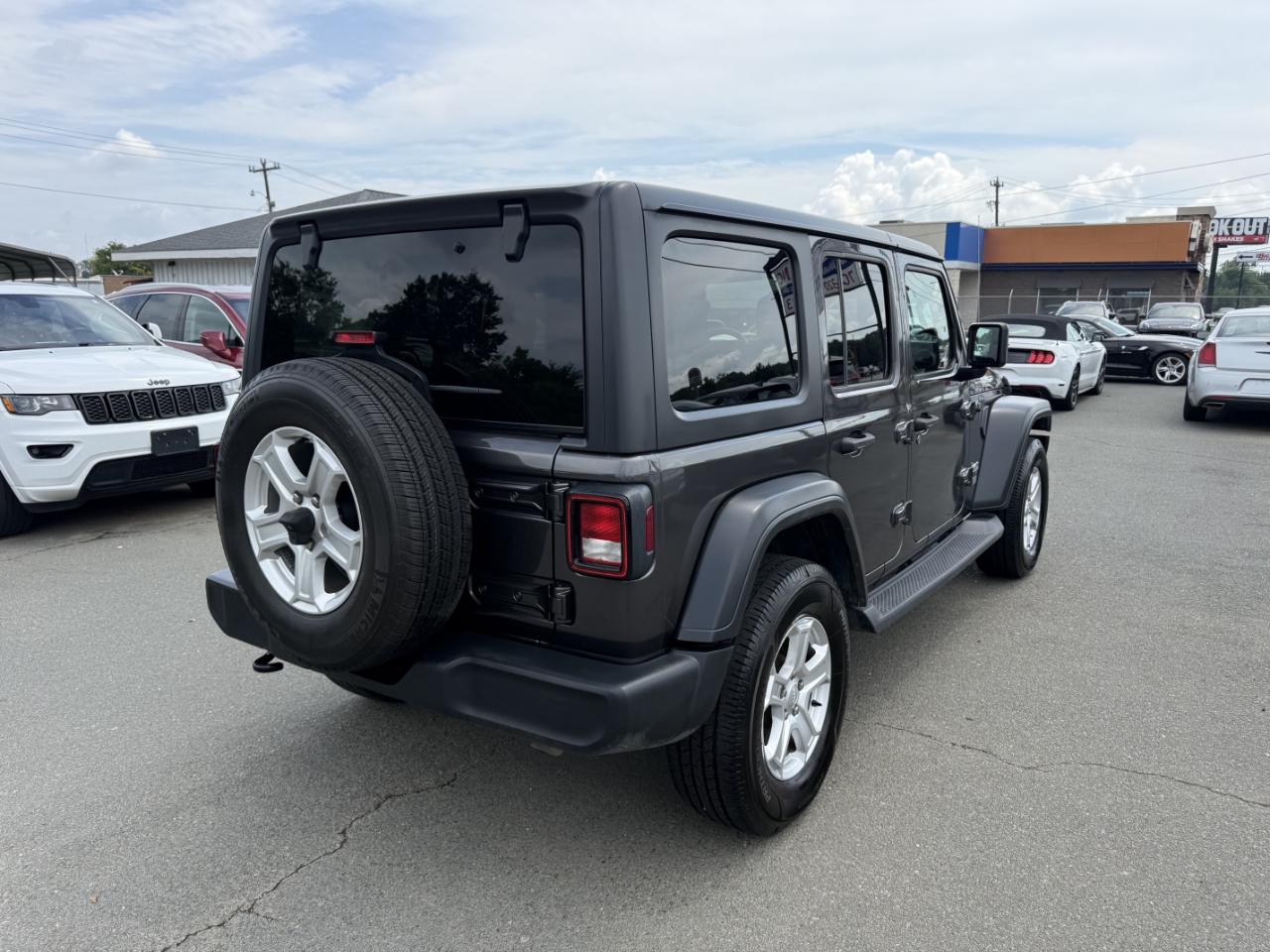 Jeep Wrangler Unlimited Sport 4WD 2018