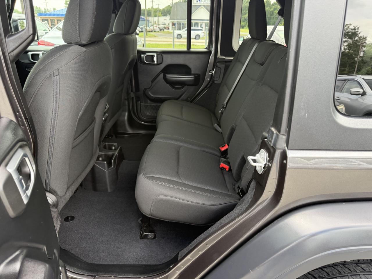 Jeep Wrangler Unlimited Sport 4WD 2018