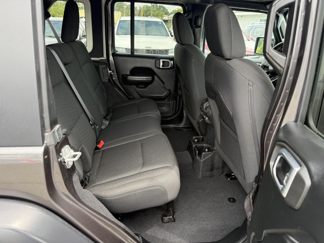 Jeep Wrangler Unlimited Sport 4WD 2018