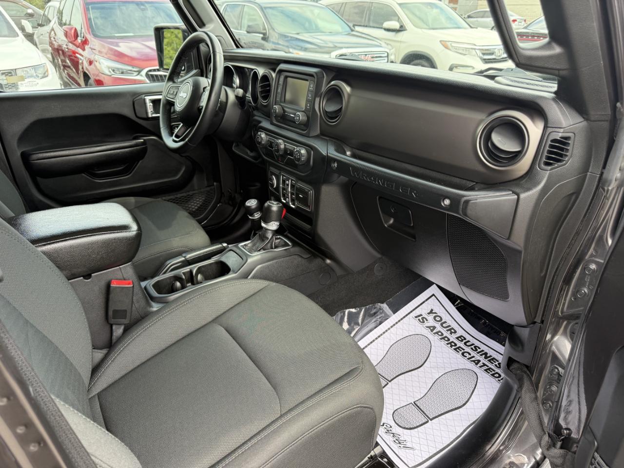 Jeep Wrangler Unlimited Sport 4WD 2018