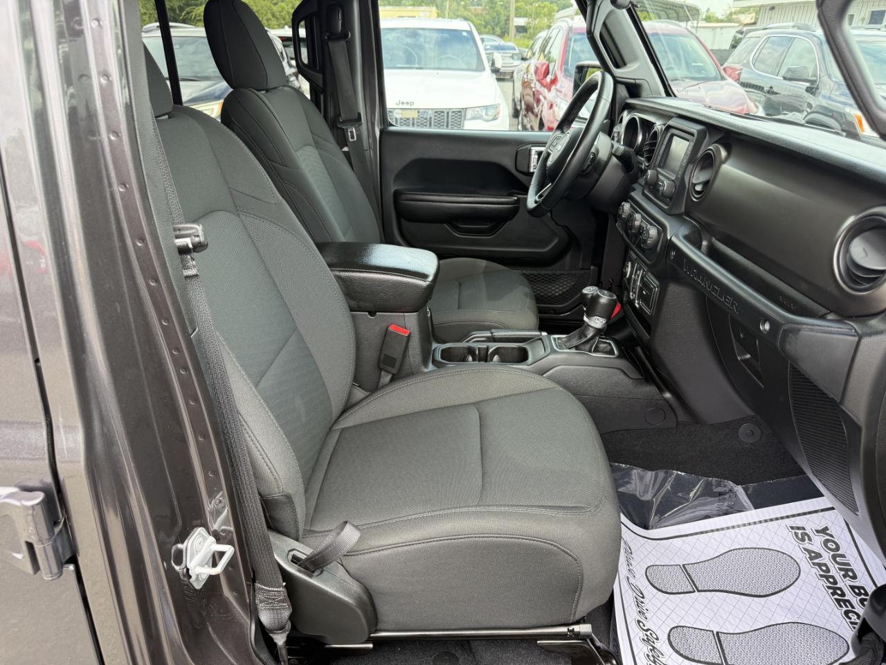 Jeep Wrangler Unlimited Sport 4WD 2018