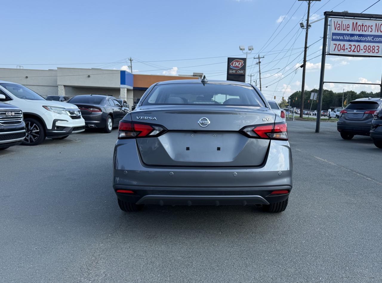 Nissan Versa SV 2021