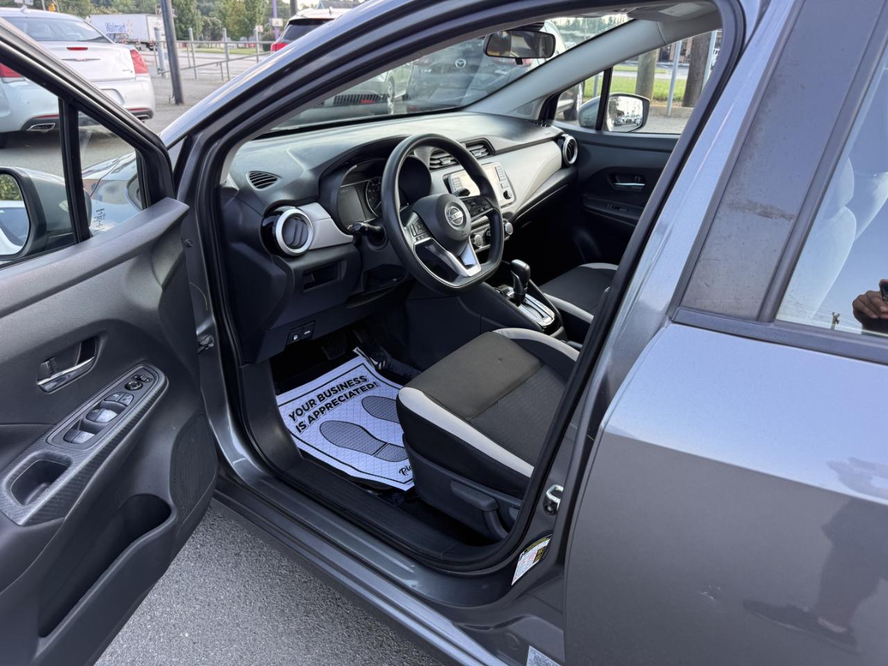 Nissan Versa SV 2021
