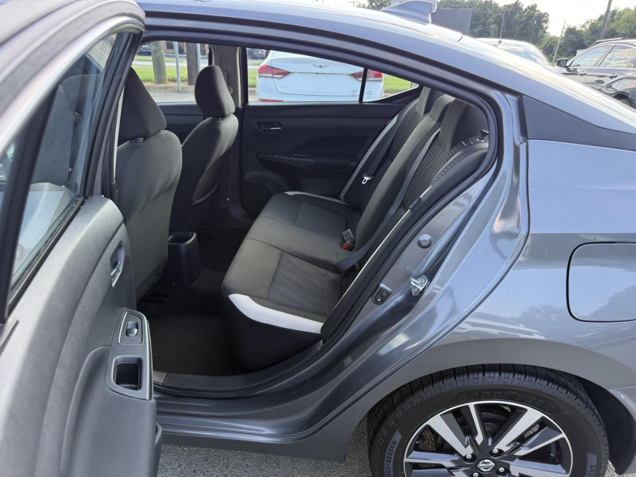 Nissan Versa SV 2021