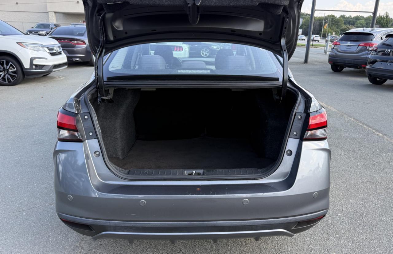 Nissan Versa SV 2021