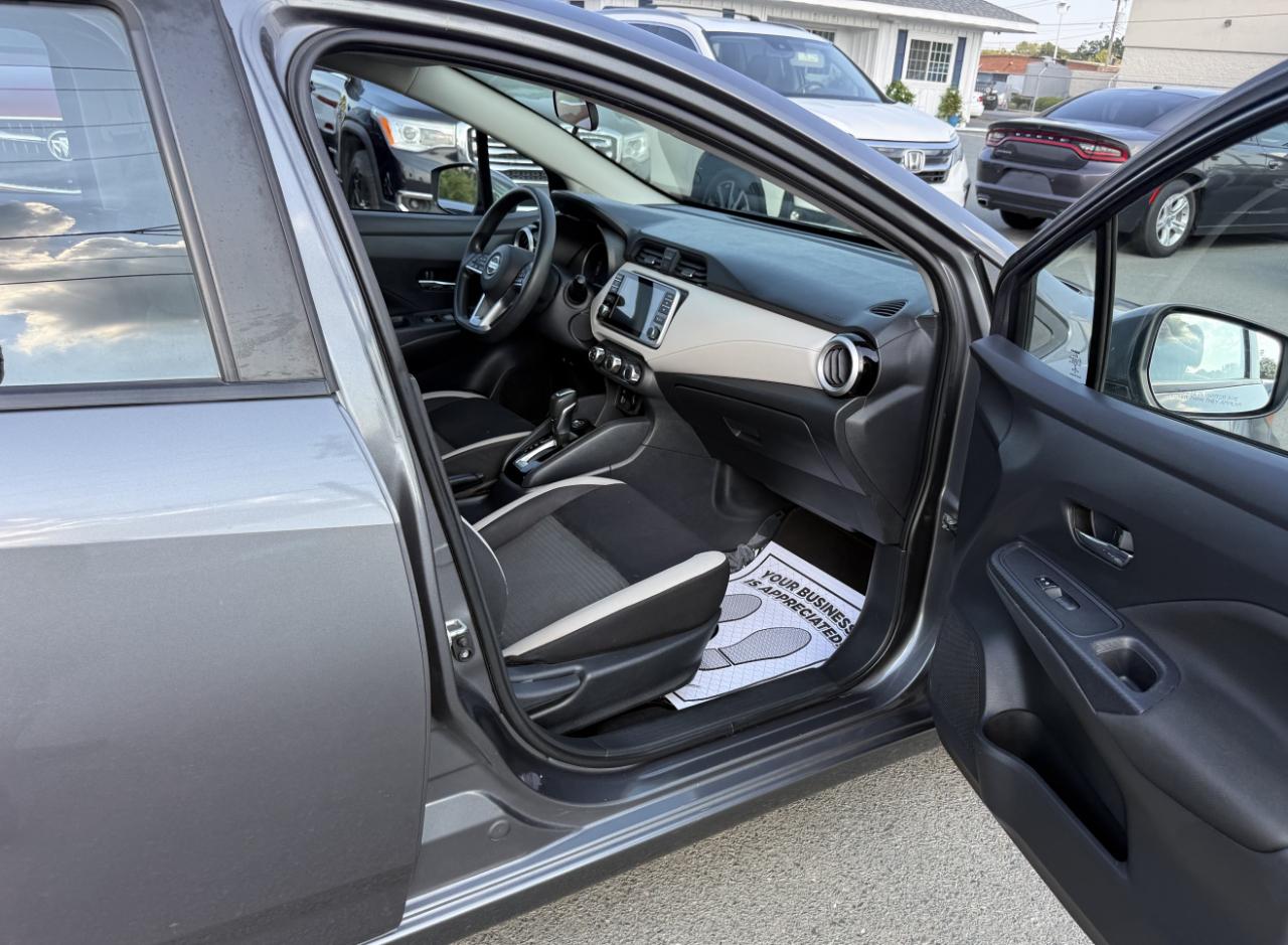 Nissan Versa SV 2021