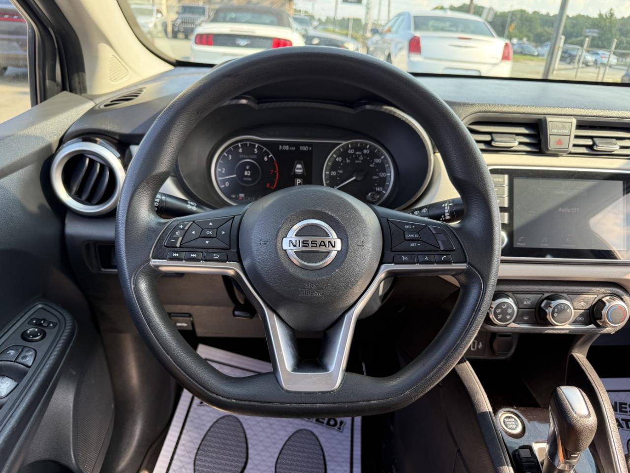 Nissan Versa SV 2021