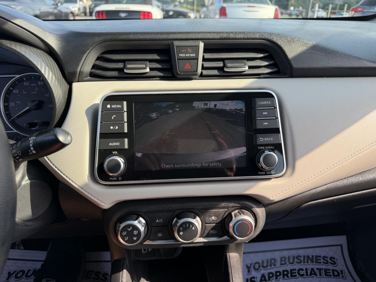 Nissan Versa SV 2021